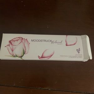 Brand new younique eye shadow palette. Never been used